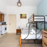 Zulu In W/ Terrace Apartman *