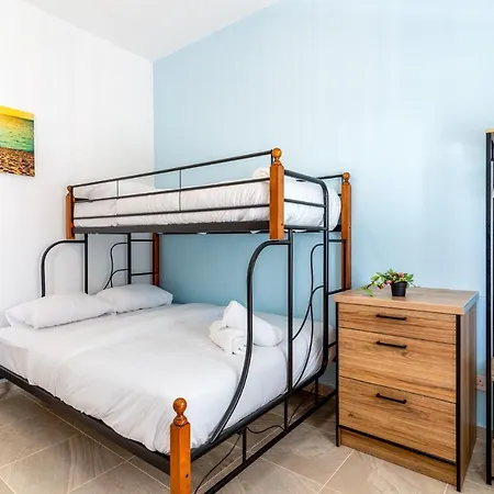 Zulu In W/ Terrace * ラルナカ