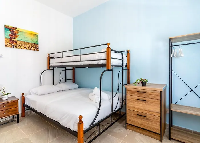 Zulu In W/ Terrace * 라르나카